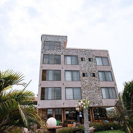 Plus 33 Hotel Nungua Kültér fotó