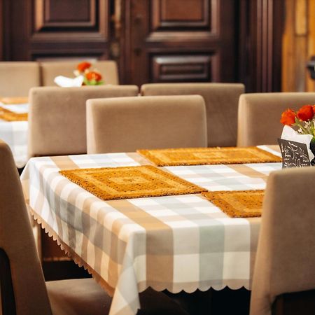 Plus 33 Hotel Nungua Kültér fotó