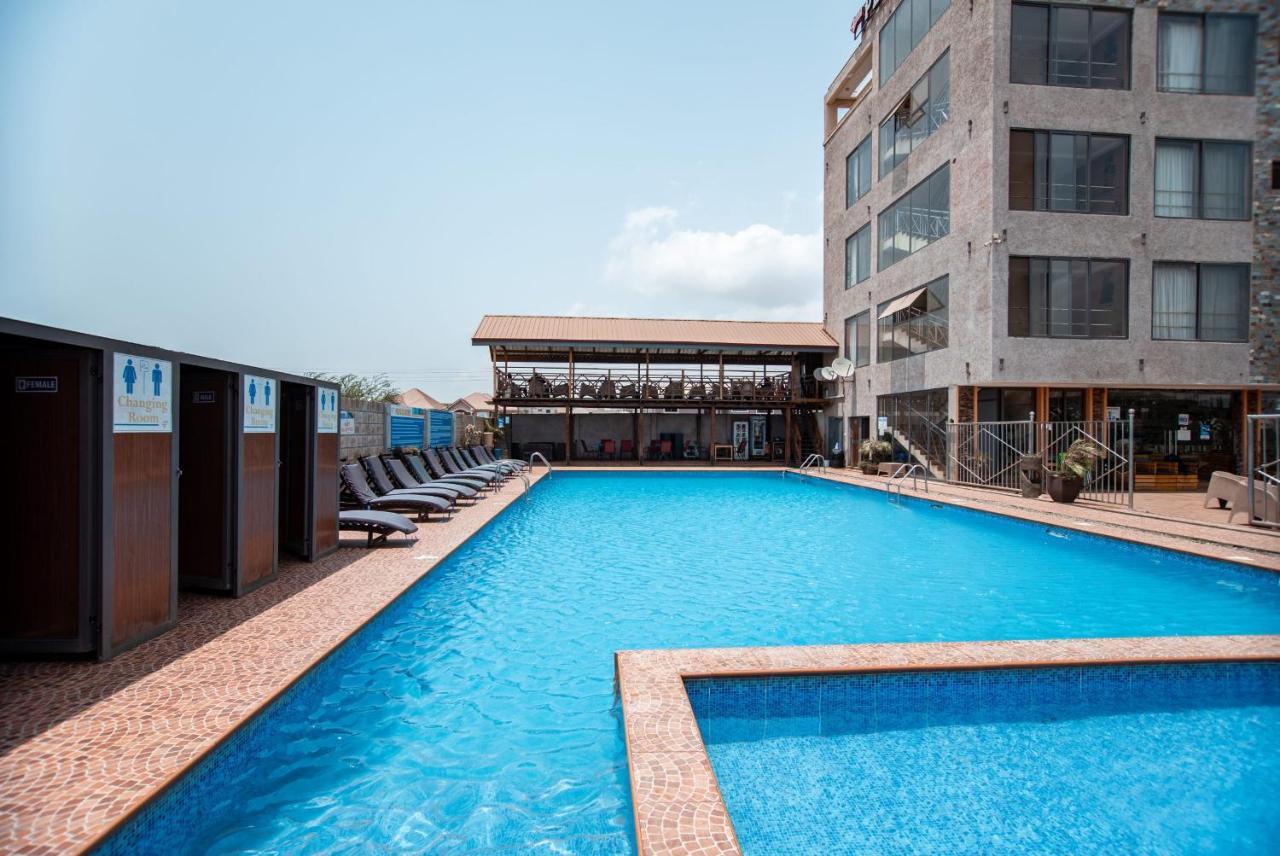 Plus 33 Hotel Nungua Kültér fotó