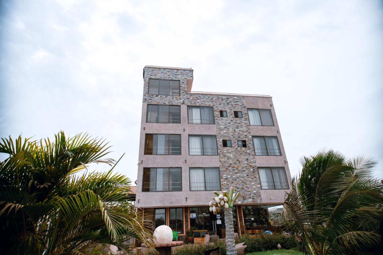 Plus 33 Hotel Nungua Kültér fotó
