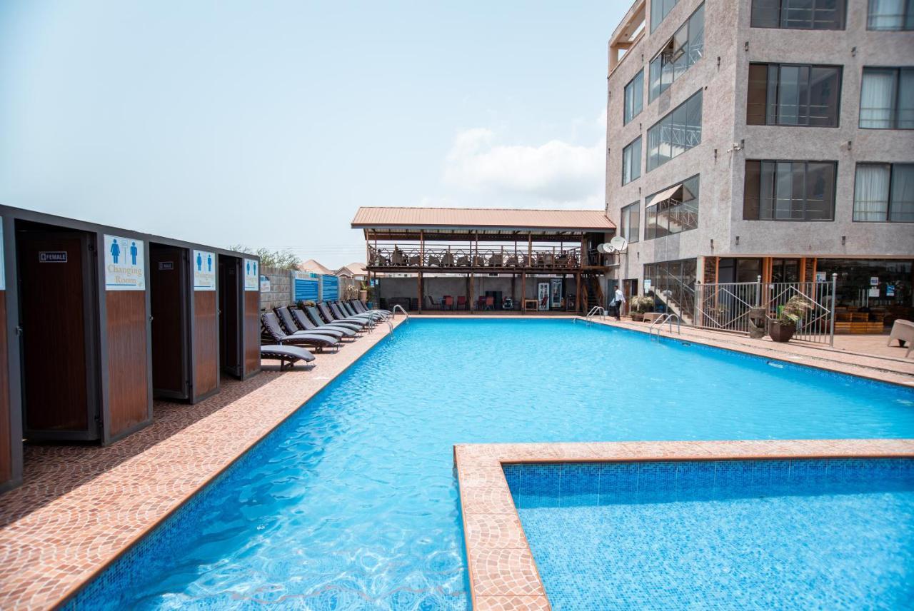 Plus 33 Hotel Nungua Kültér fotó