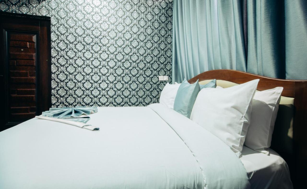 Plus 33 Hotel Nungua Kültér fotó