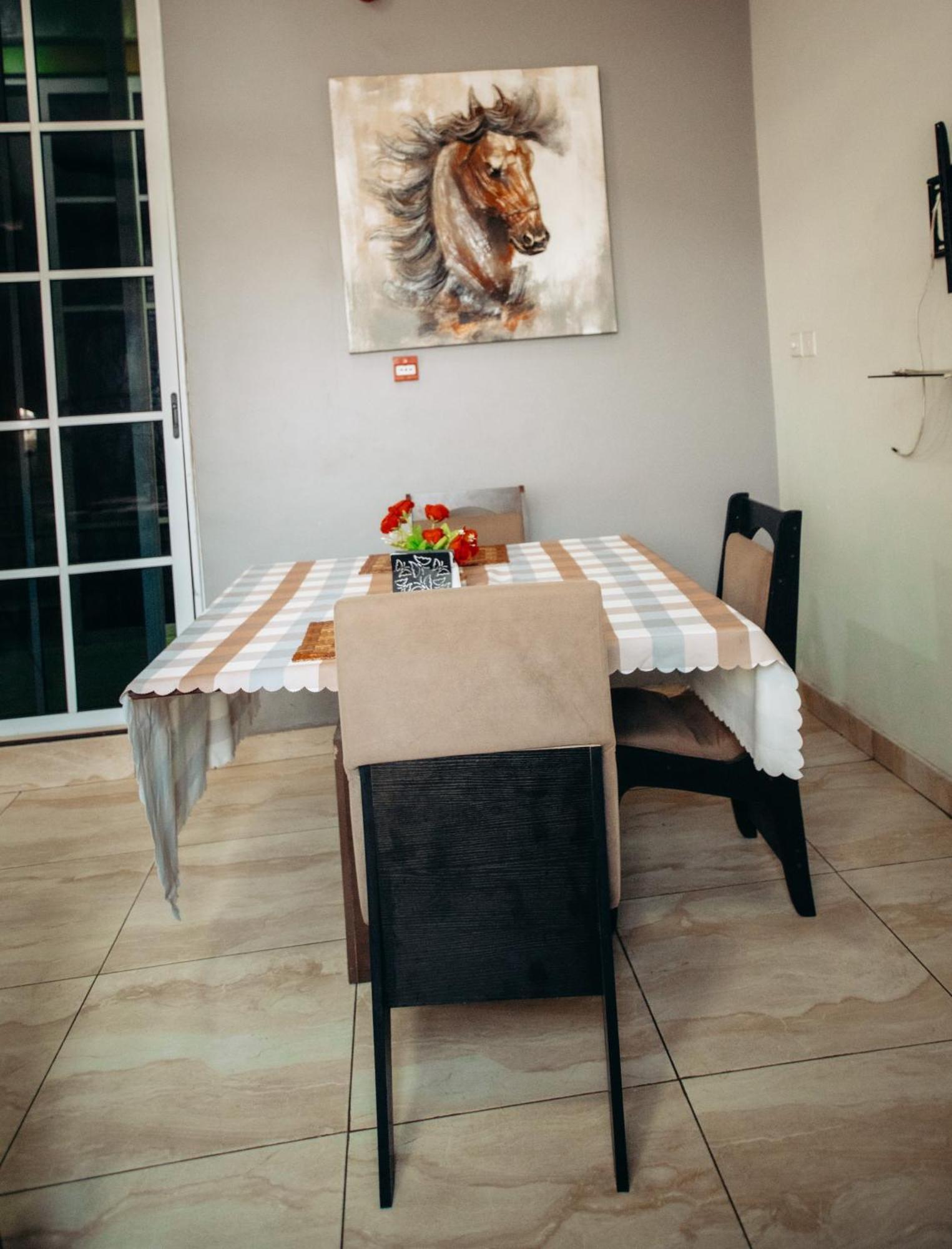 Plus 33 Hotel Nungua Kültér fotó