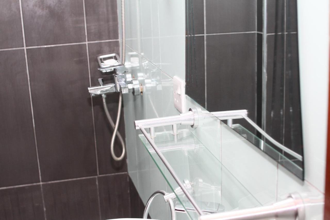 Plus 33 Hotel Nungua Kültér fotó