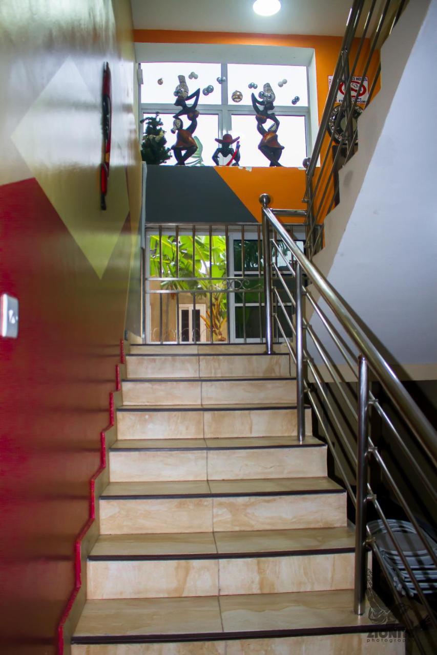 Plus 33 Hotel Nungua Kültér fotó