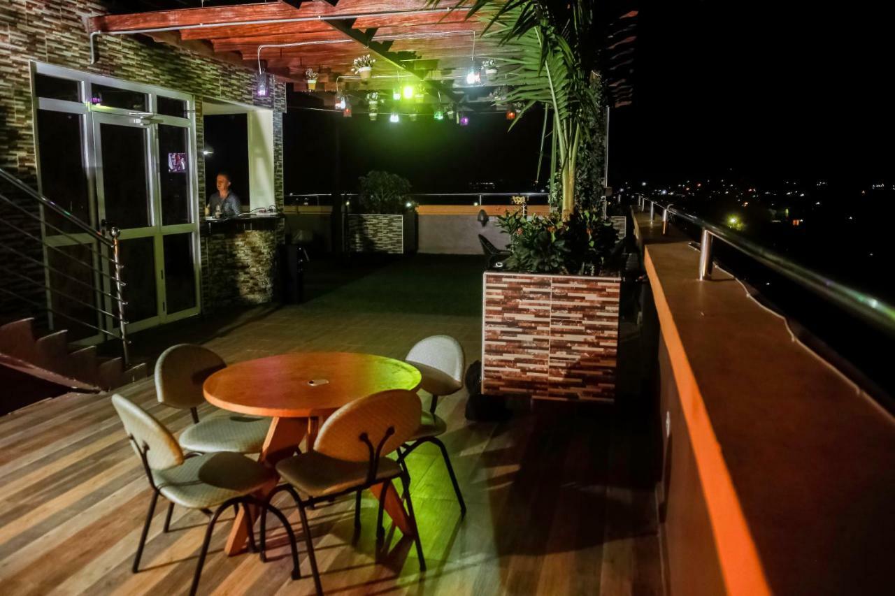 Plus 33 Hotel Nungua Kültér fotó