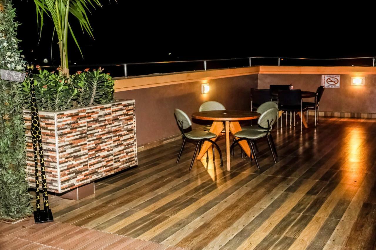 Plus 33 Hotel Nungua Kültér fotó
